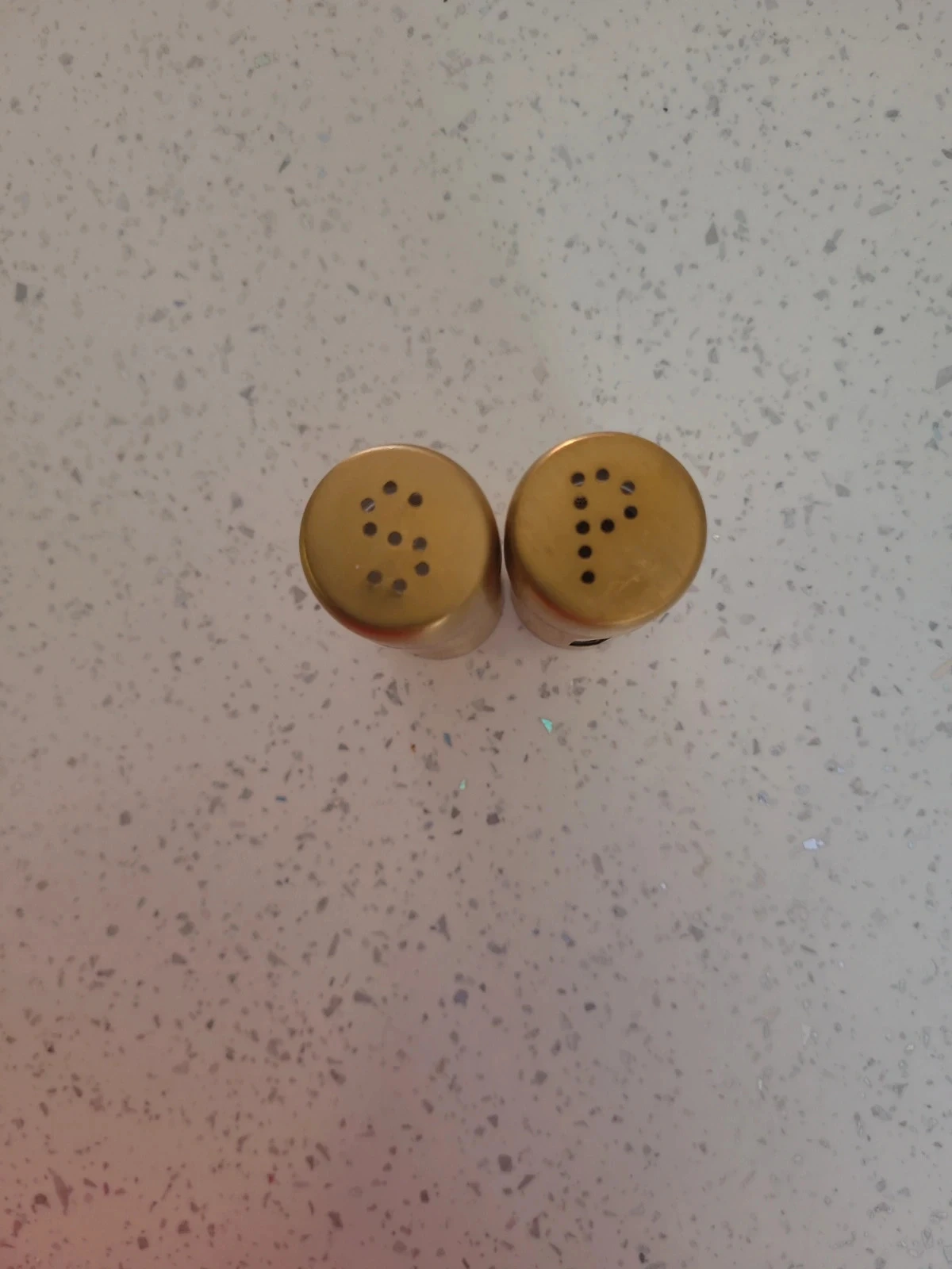 Salt and pepper shaker set – photo 2